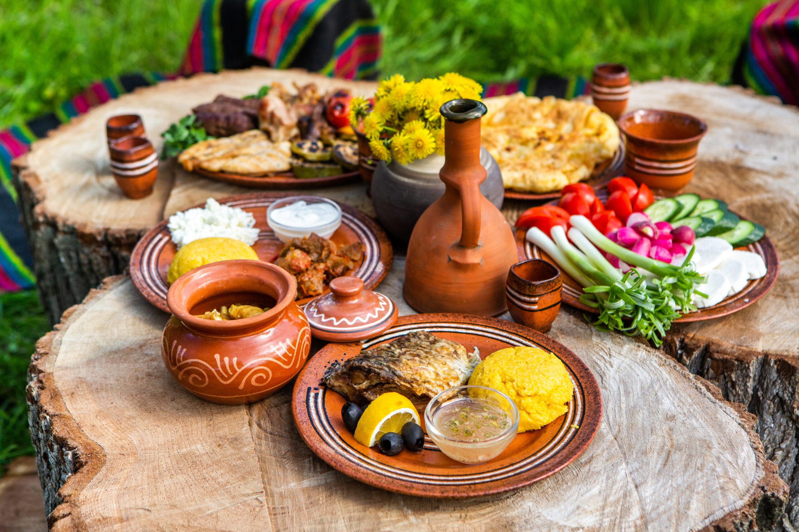 Homemade,Romanian,Food,With,Grilled,Meat,,Polenta,And,Vegetables,Platter